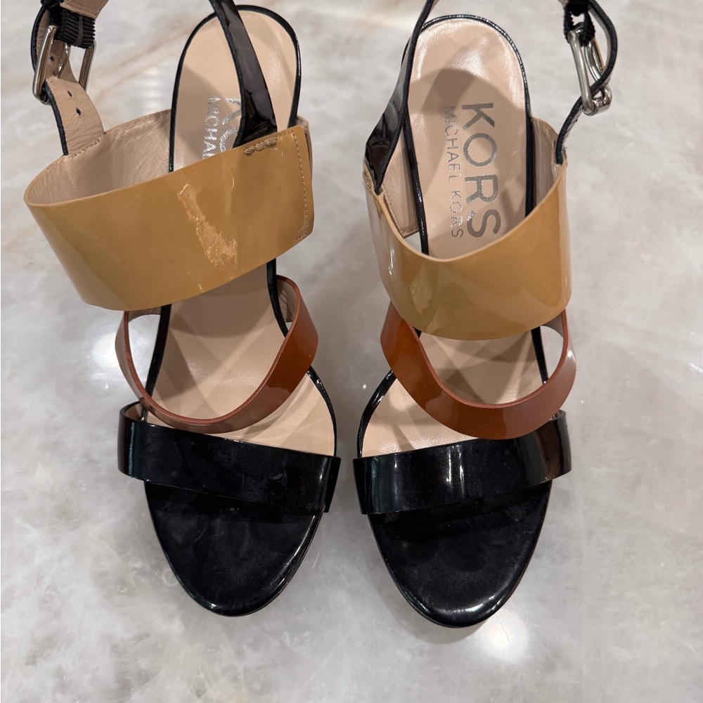 Michael Kors Black and Tan Sandals with Contemporary Design